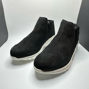 NIB!! NAOT Women's, Zodiac Bootie, Sz 6 (EU 37), Black